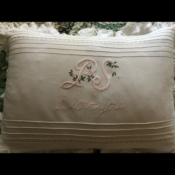 “Hugs”, “Kisses”, “PS I Love You”. Set of 3 Decorative Pillows. - Picture 3 of 8
